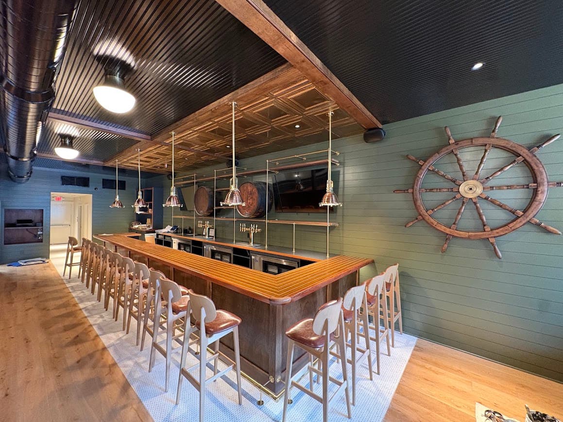 The bar at The Mariner Tavern