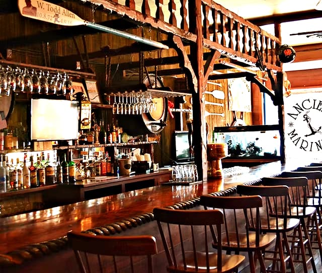 The bar at The Mariner Tavern